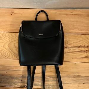 DKNY Bryant Top zip backpack